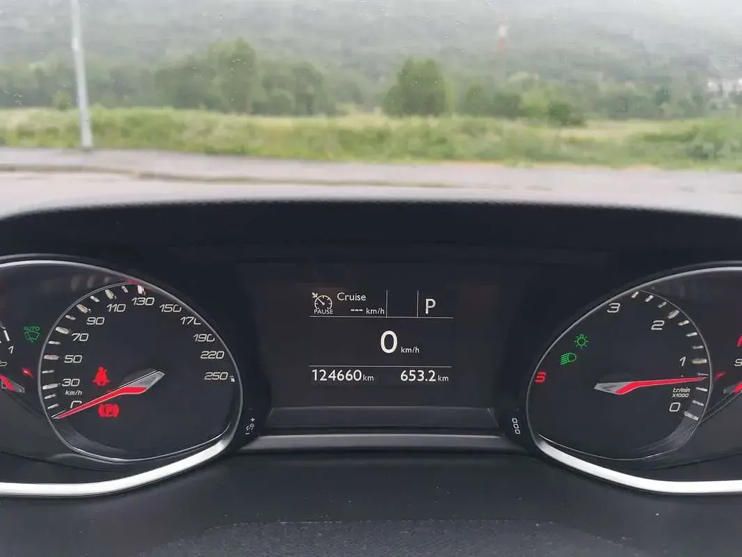 Usata Peugeot 308 SW Allure 131 CV (96 kW) 2018 Nero Station wagon