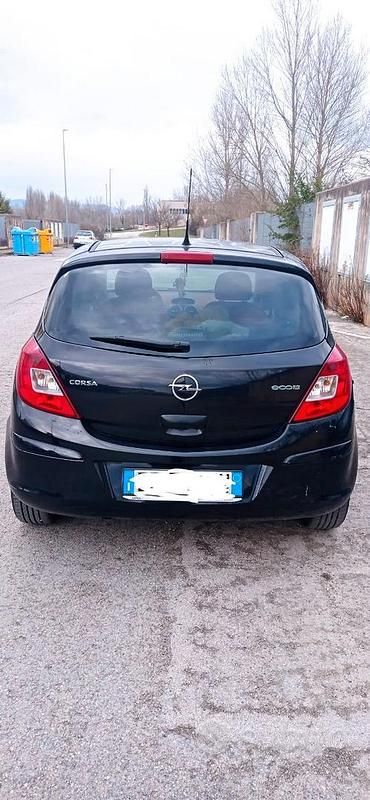 Usata Opel Corsa Edition 75 CV (55 kW) 2010 Nero Utilitaria