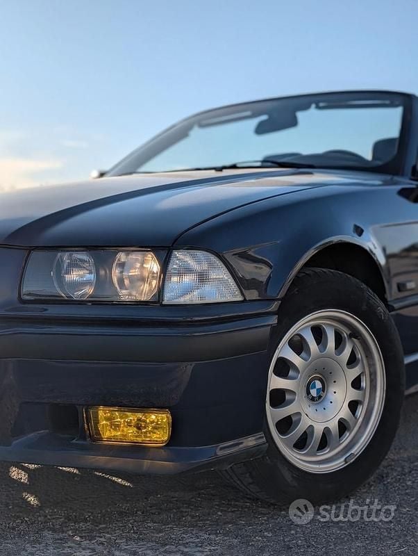 Usata BMW 320 Cabriolet 150 CV (110 kW) 1995 Blu Cabrio
