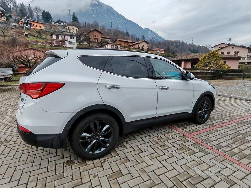 Usata Hyundai Santa Fe Comfort 197 CV (144 kW) 2014 Bianco SUV
