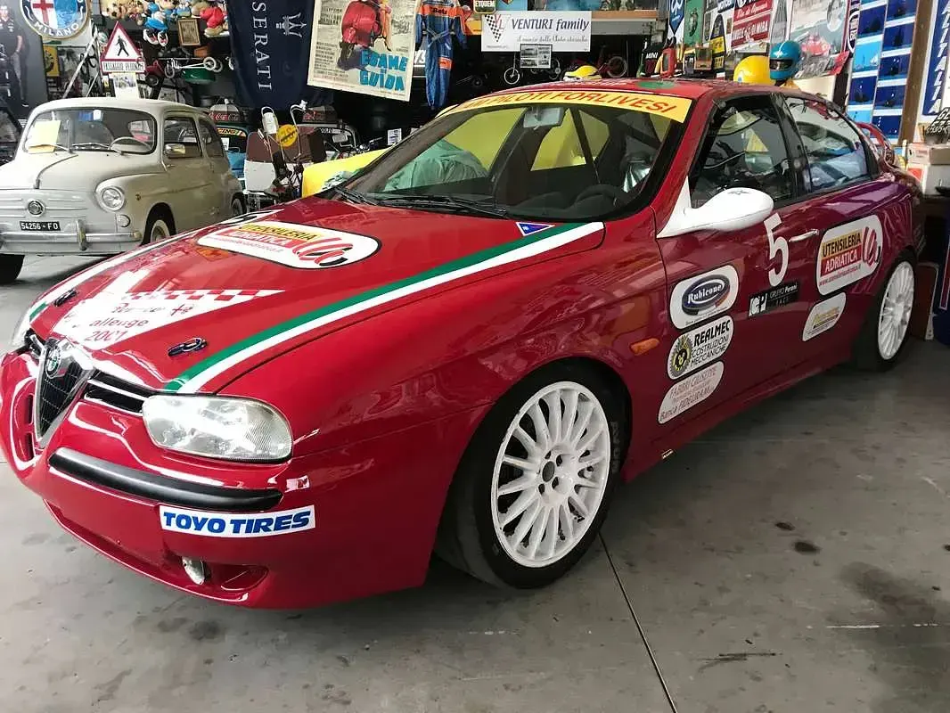 Usata Alfa Romeo 156 250 CV (183 kW) 1998 Rosso Berlina