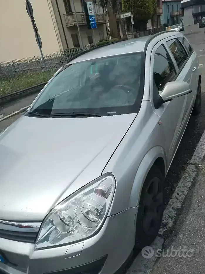 Usata Opel Astra 101 CV (74 kW) 2005 Berlina