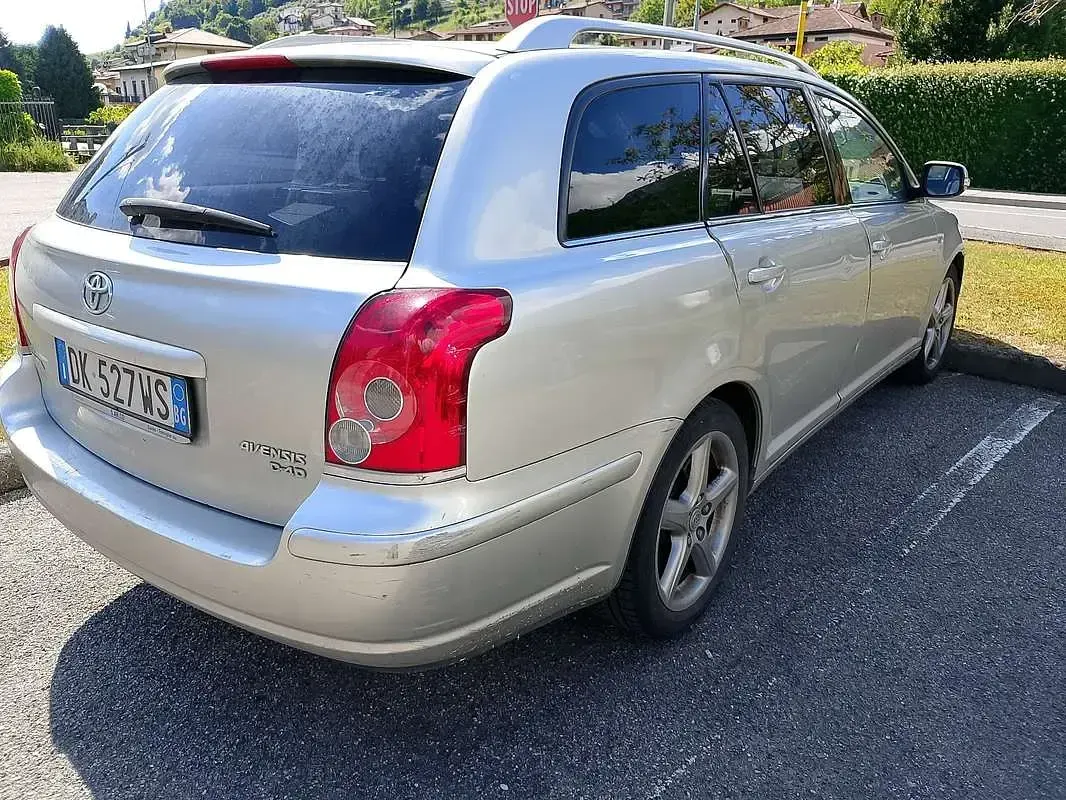 Usata Toyota Avensis 150 CV (110 kW) 2006 Berlina