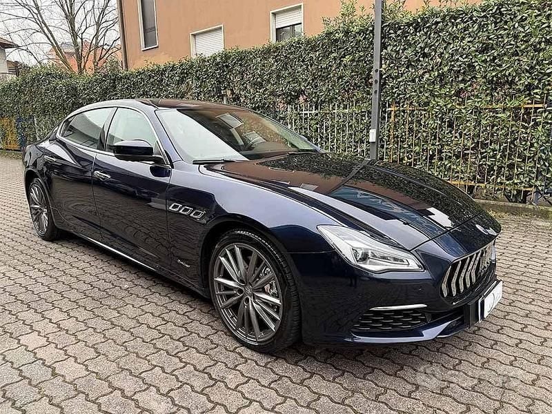 Usata Maserati Quattroporte GranLusso 275 CV (202 kW) 2018 Blu / metallizzato Berlina