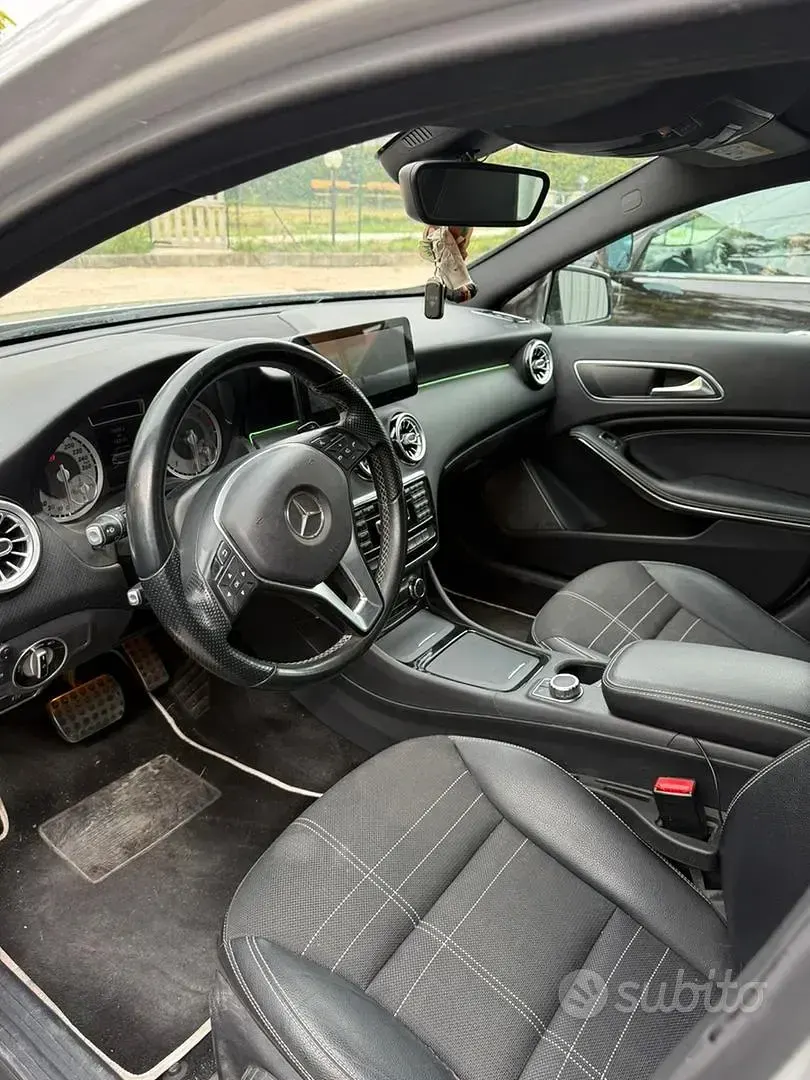 Usata Mercedes 180 109 CV (80 kW) 2014 Grigio Berlina
