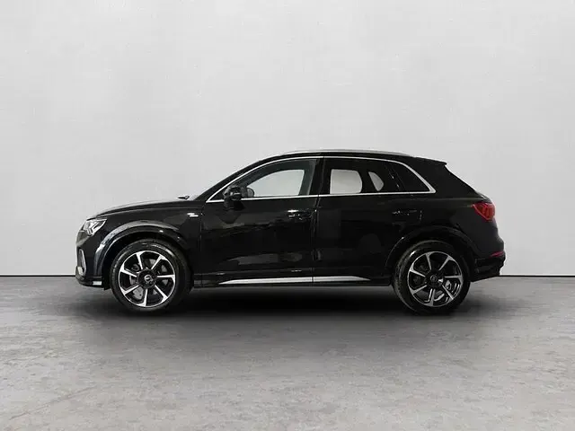 Usata Audi Q3 S-Line 190 CV (139 kW) 2024 Nero mito metallizzato SUV
