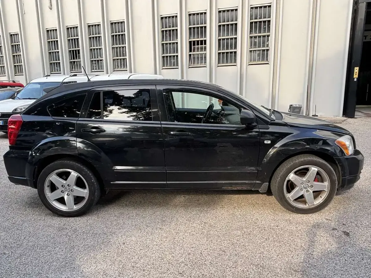 Usata Dodge Caliber SXT 140 CV (102 kW) 2010 Nero Utilitaria