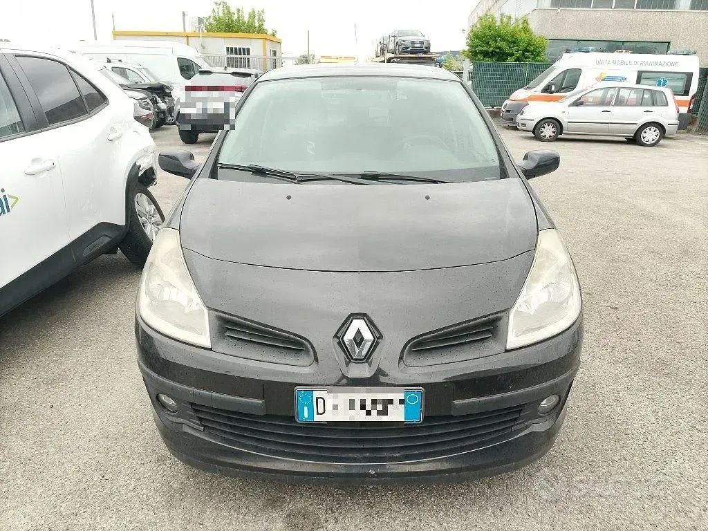 Usata Renault Clio II 75 CV (55 kW) 2008 Nero Berlina