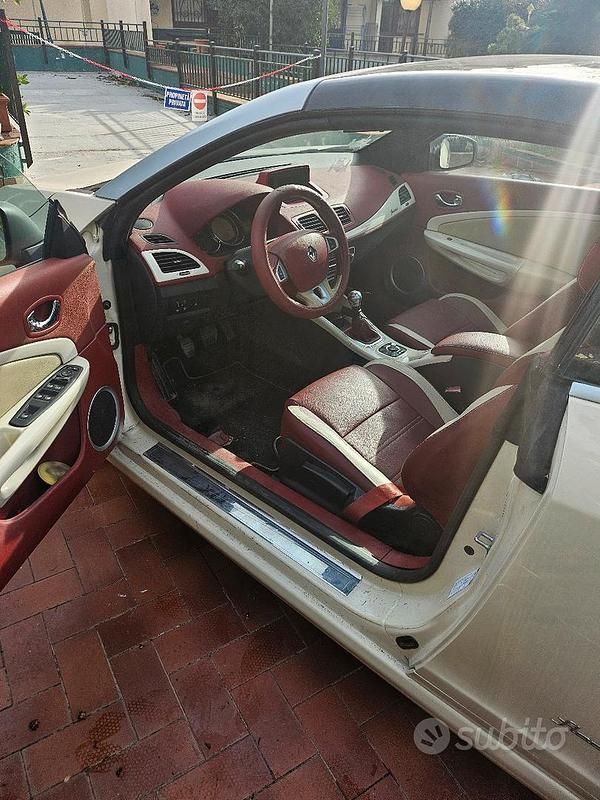 Usata Renault Mégane Cabriolet Floride 110 CV (80 kW) 2012 Cabrio