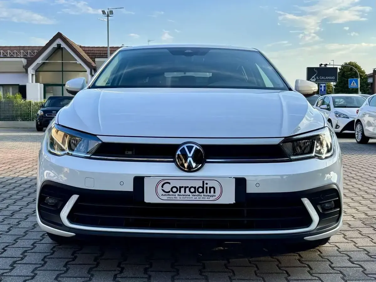 Usata VW Polo Style 95 CV (69 kW) 2023 Bianco pastello Utilitaria