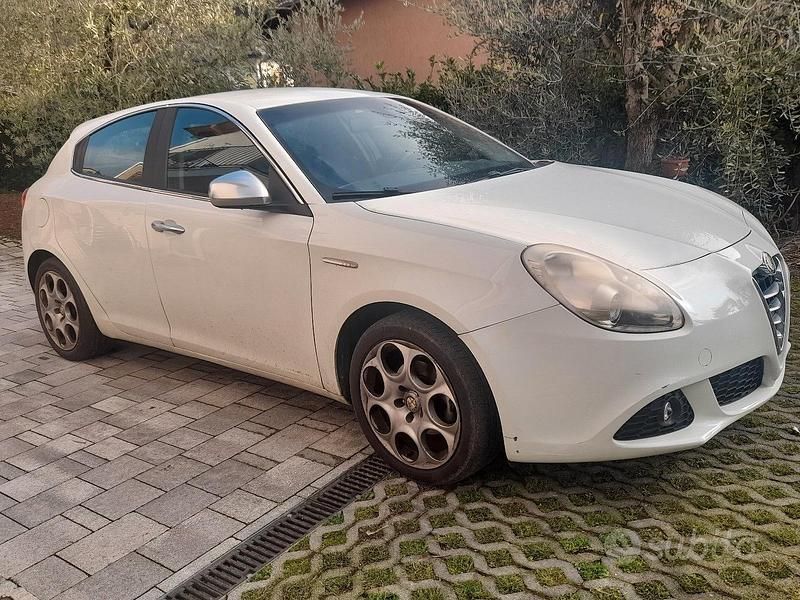 Usata Alfa Romeo Giulietta 120 CV (88 kW) 2011 Bianco Utilitaria