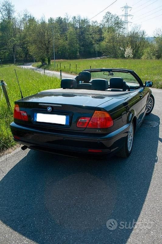 Usata BMW 318 Cabriolet 143 CV (105 kW) 2004 Nero Cabrio
