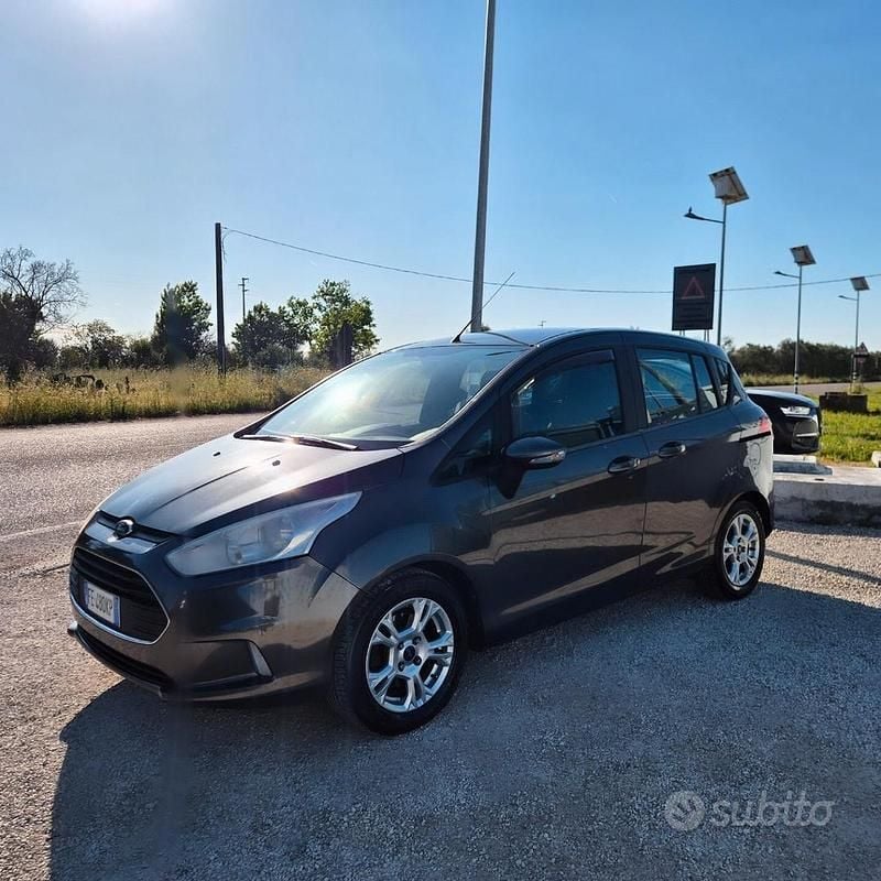 Usata Ford B-MAX Titanium 95 CV (69 kW) 2016 Grigio Monovolume