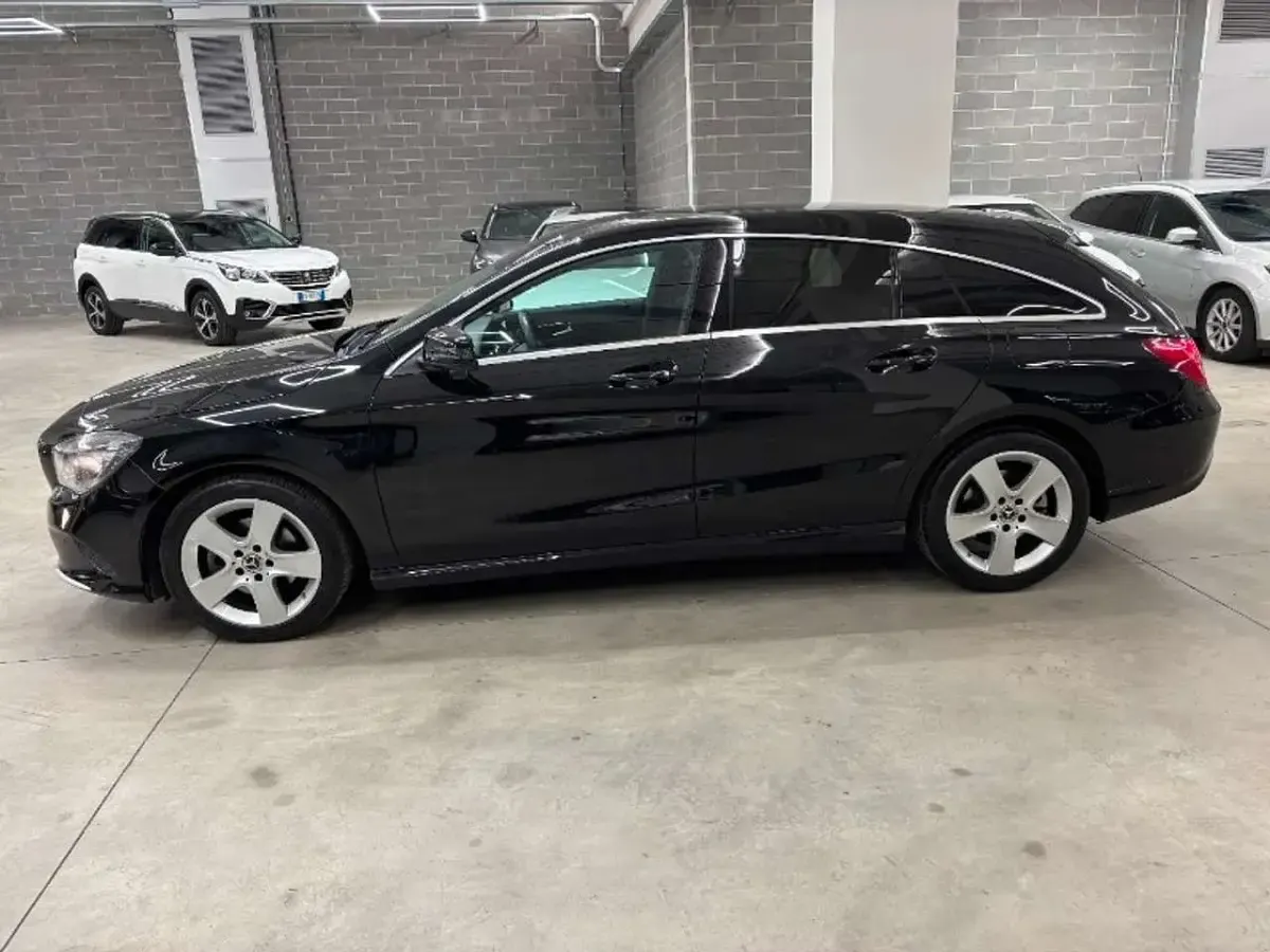 Usata Mercedes CLA180 Business 109 CV (80 kW) 2018 Nero Berlina