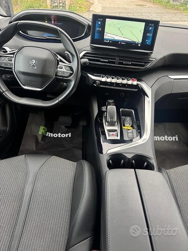 Usata Peugeot 3008 Allure 130 CV (95 kW) 2022 Grigio SUV