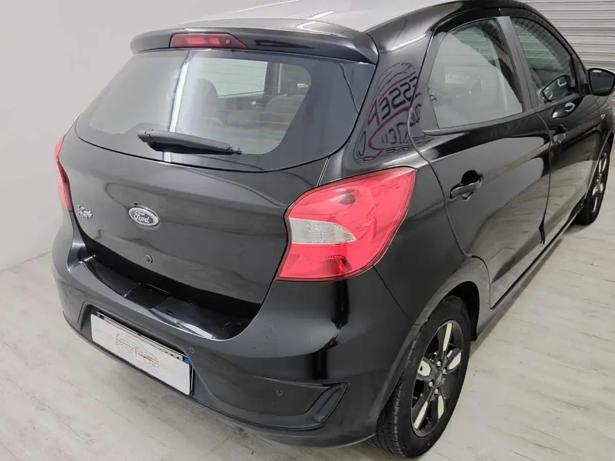 Usata Ford Ka 86 CV (63 kW) 2018 Nero Berlina