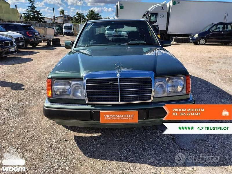 Usata Mercedes 200 135 CV (99 kW) 1993 Verde Berlina