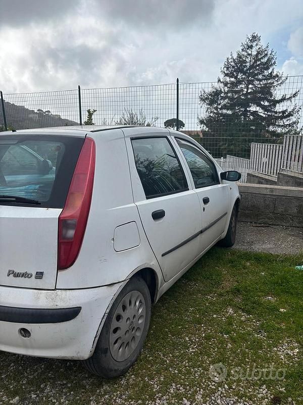 Usata Fiat Punto 2001 Bianco Utilitaria