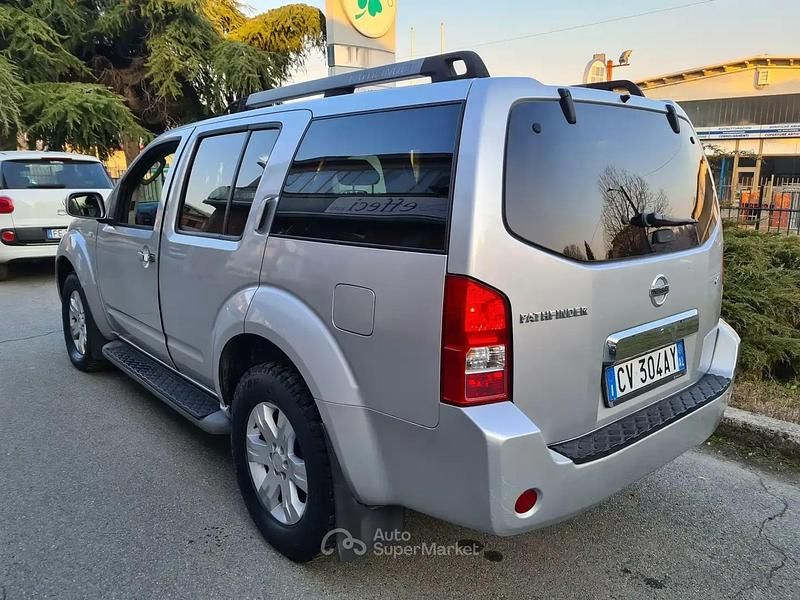 Usata Nissan Pathfinder 174 CV (127 kW) 2005 Argento SUV