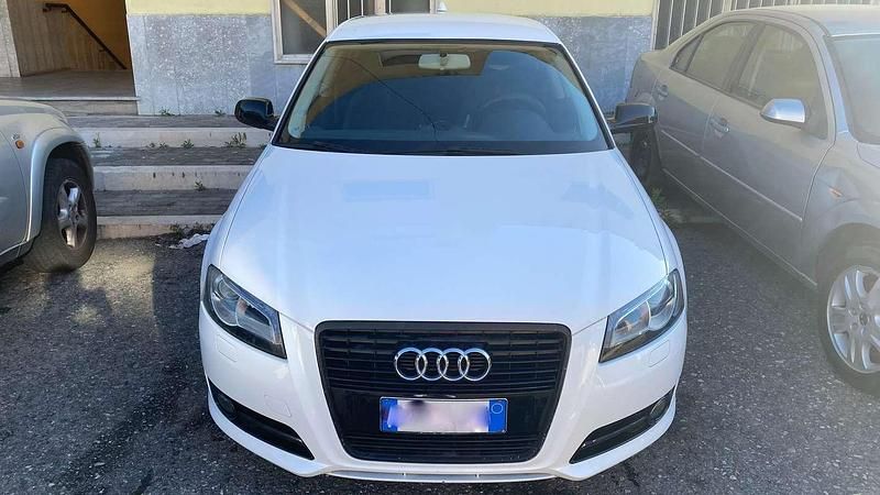 Bianco Usata 2012 Audi A3 Young Tre volumi | 6500 € (Cara) - Immagine 1/4