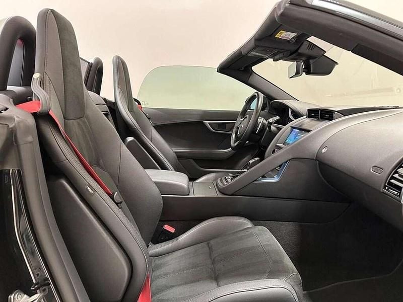 Usata Jaguar F-Type R-Dynamic 300 CV (220 kW) 2022 Santorini black Cabrio