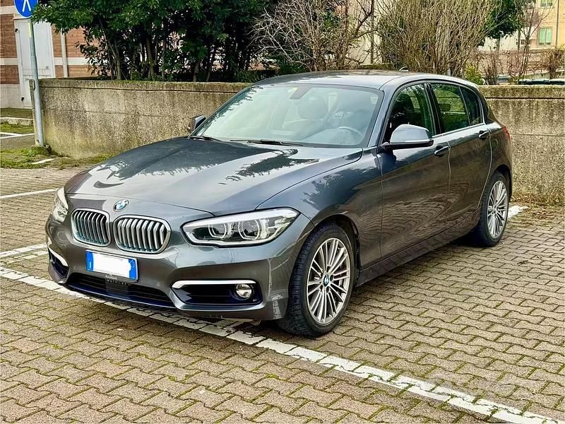 Usata BMW 118 150 CV (110 kW) 2019 Grigio Utilitaria