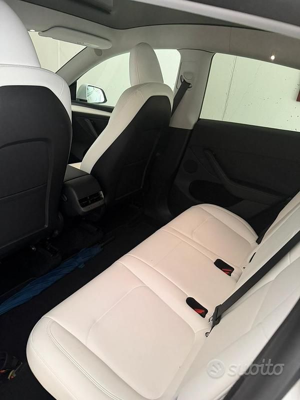 Usata Tesla Model Y 392 kW (534 CV) 2023 Bianco SUV