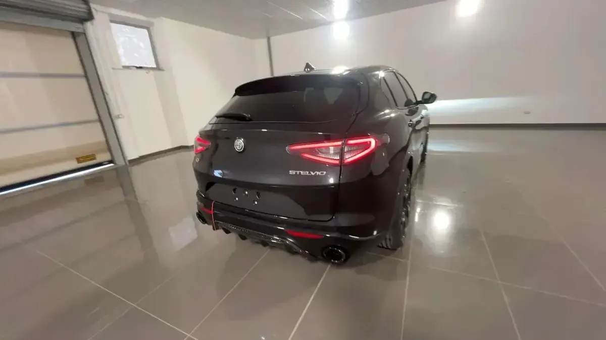 Nuova Alfa Romeo Stelvio Veloce 209 CV (153 kW) 2026 Nero SUV