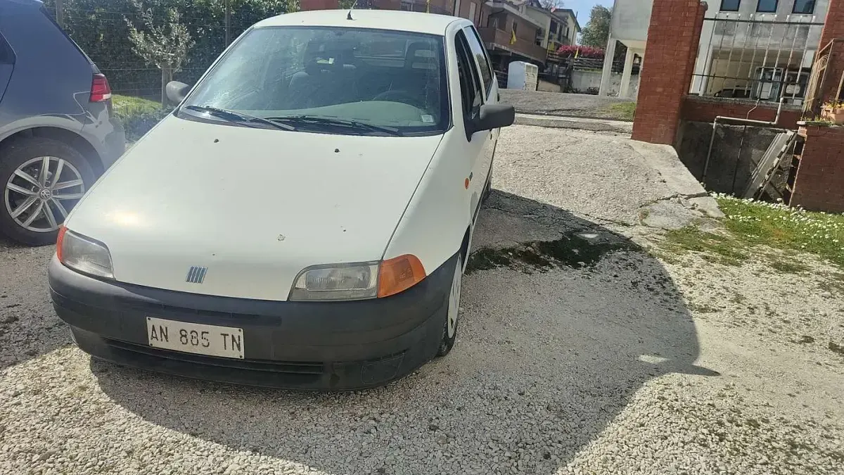 Usata Fiat Punto 63 CV (46 kW) 1997 Berlina