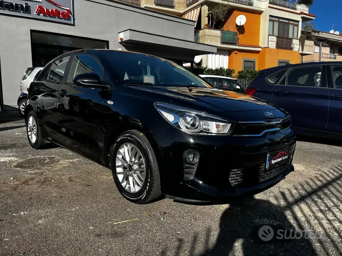 Usata Kia Rio 84 CV (61 kW) 2019 Nero Berlina