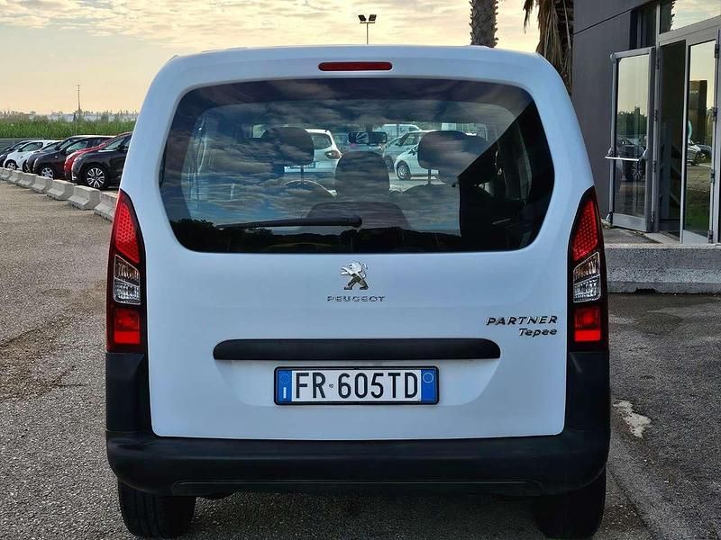 Usata Peugeot TePee Access 75 CV (55 kW) 2018 Bianco Furgone