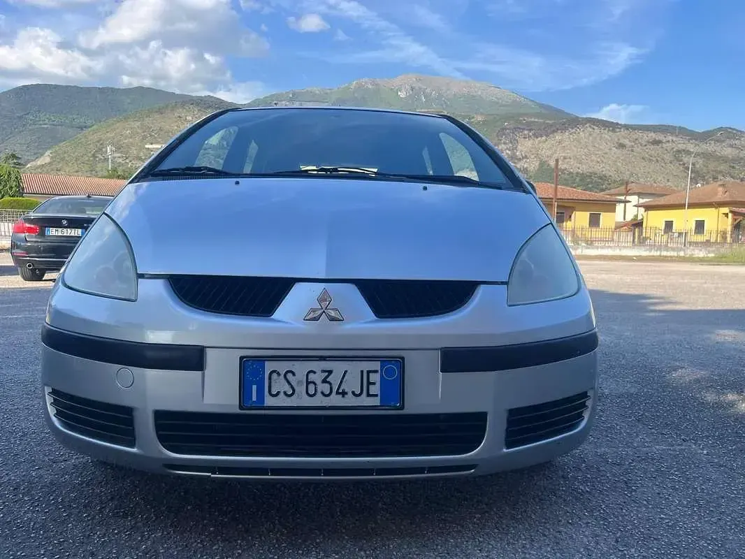 Usata Mitsubishi Colt Inform 75 CV (55 kW) 2005 Argento Utilitaria