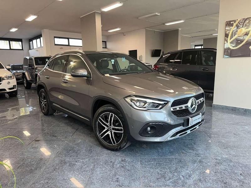 Usata Mercedes GLA200 150 CV (110 kW) 2021 Mountain grey SUV