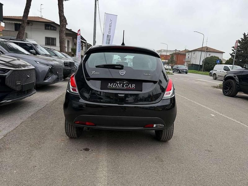 Usata Lancia Ypsilon 69 CV (50 kW) 2023 Nero Utilitaria