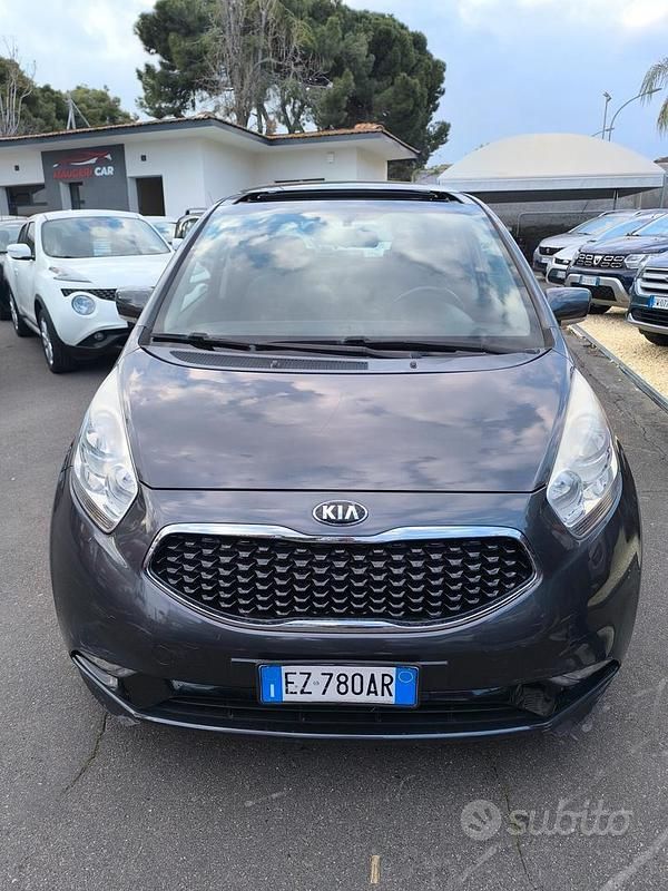 Usata Kia Venga 90 CV (66 kW) 2015 Grigio Utilitaria