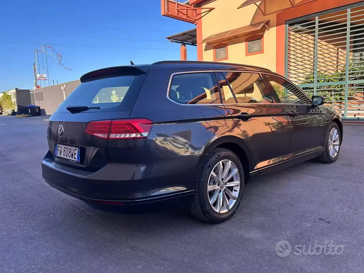 Usata VW Passat 120 CV (88 kW) 2019 Nero Station wagon