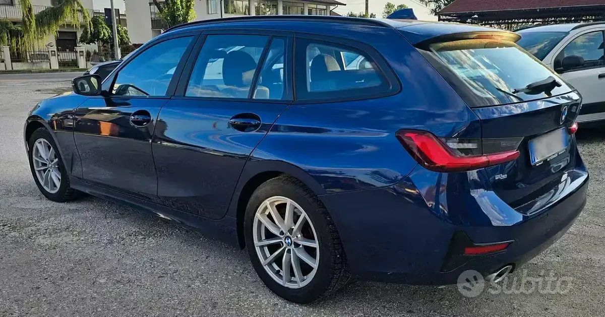 Usata BMW 320 Advantage 190 CV (139 kW) 2019 Blu Station wagon