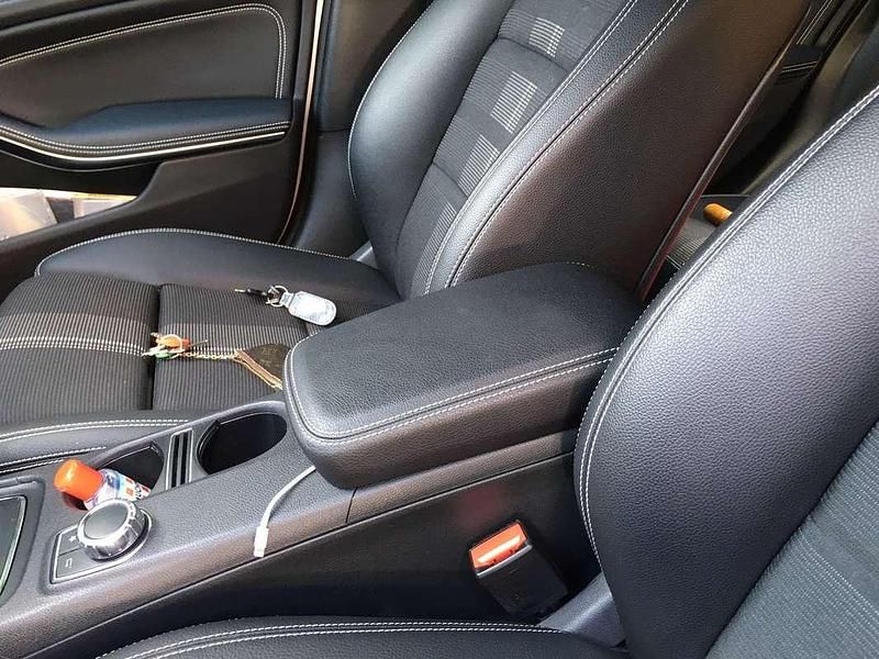 Usata Mercedes A200 136 CV (100 kW) 2018 Argento Berlina