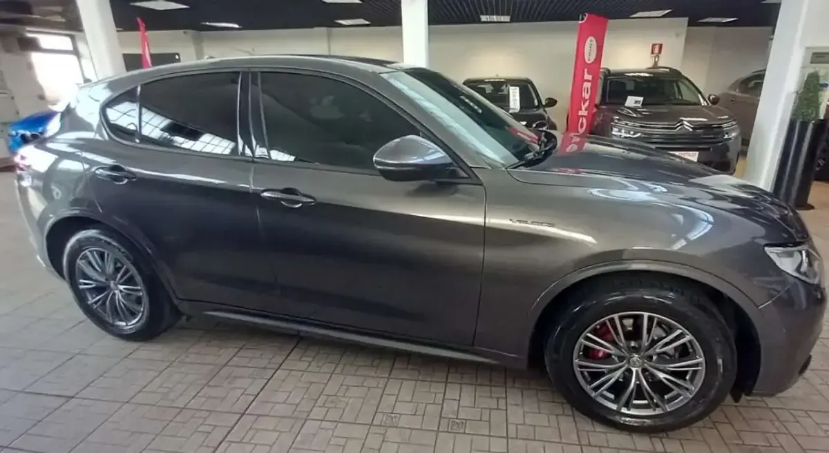 Usata Alfa Romeo Stelvio Veloce 209 CV (153 kW) 2021 Grigio SUV