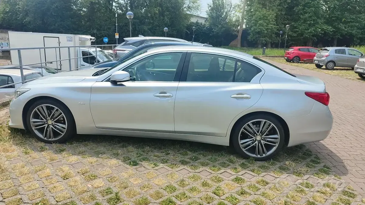 Usata Infiniti Q50 170 CV (125 kW) 2016 Grigio Berlina
