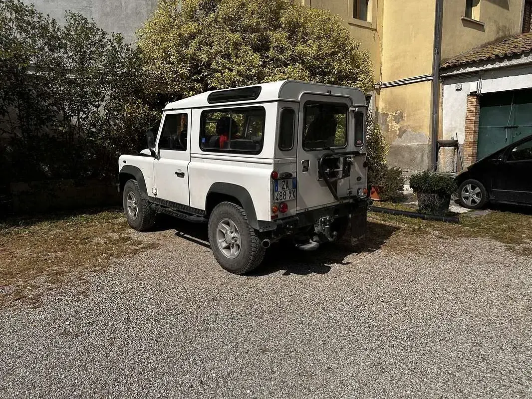 Usata Land Rover Defender S 122 CV (89 kW) 2009 SUV