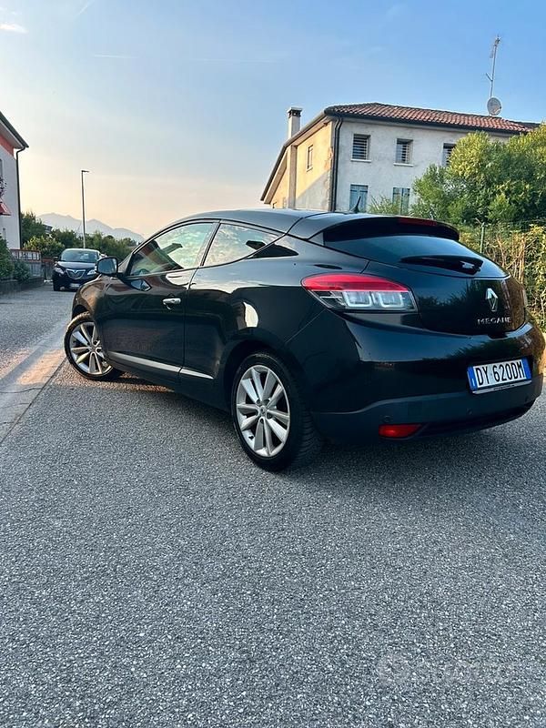 Usata Renault Mégane Coupé 110 CV (80 kW) 2009 Nero Coupé
