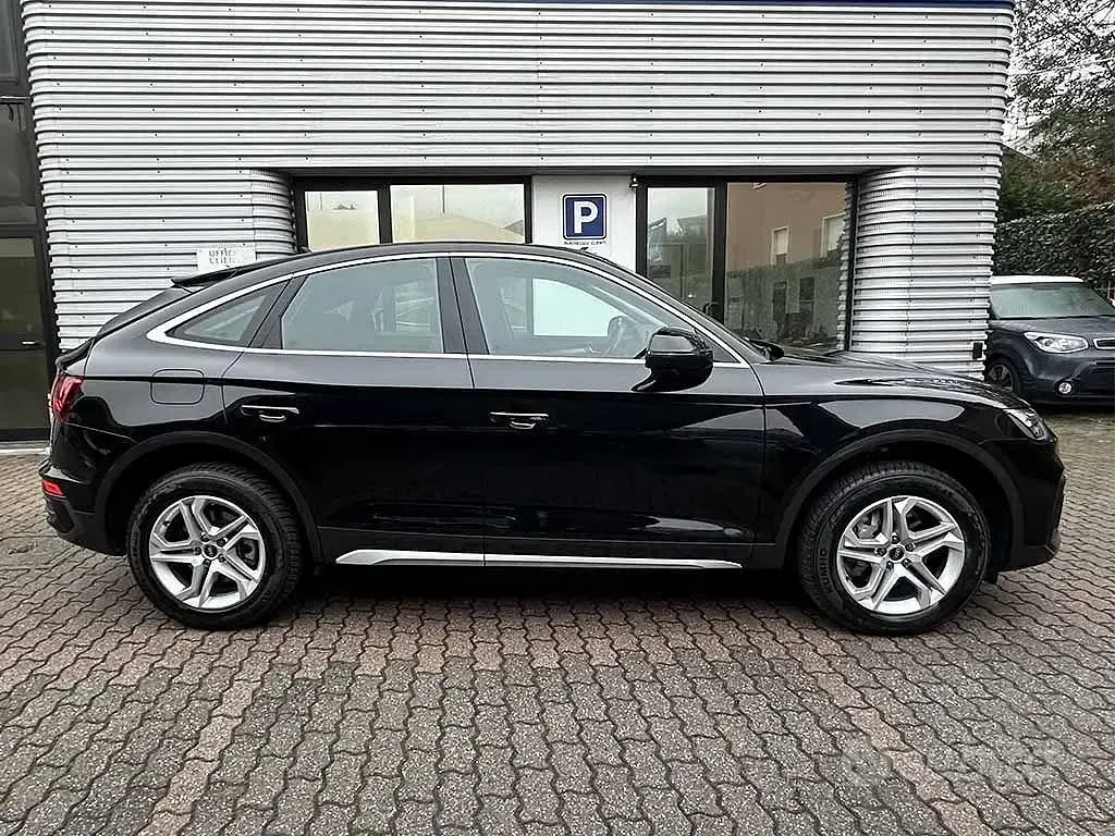 Usata Audi Q5 Sportback Ambiente 204 CV (150 kW) 2022 Nero / metallizzato SUV