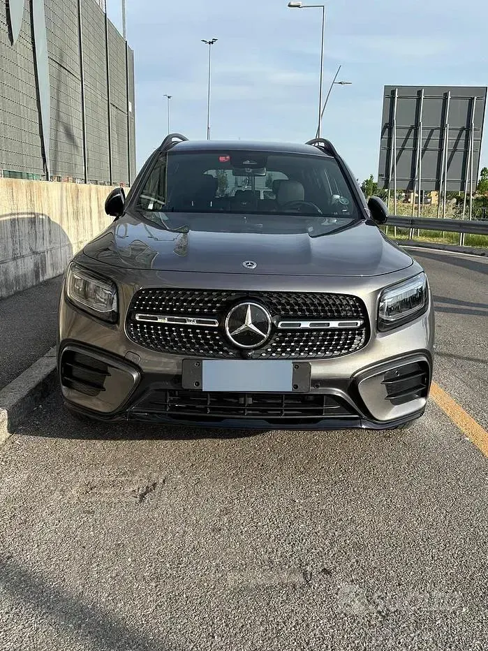 Begagnad Mercedes GLB200 Advanced Plus 150 HK (110 kW) 2024 Grå SUV