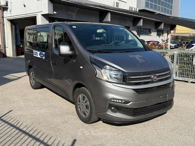 Grigio metallizzato Usata 2018 Fiat Talento Monovolume | 14.900 € (Buon prezzo) - Immagine 1/4
