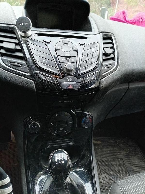 Usata Ford Fiesta Titanium 96 CV (70 kW) 2015 Nero Berlina