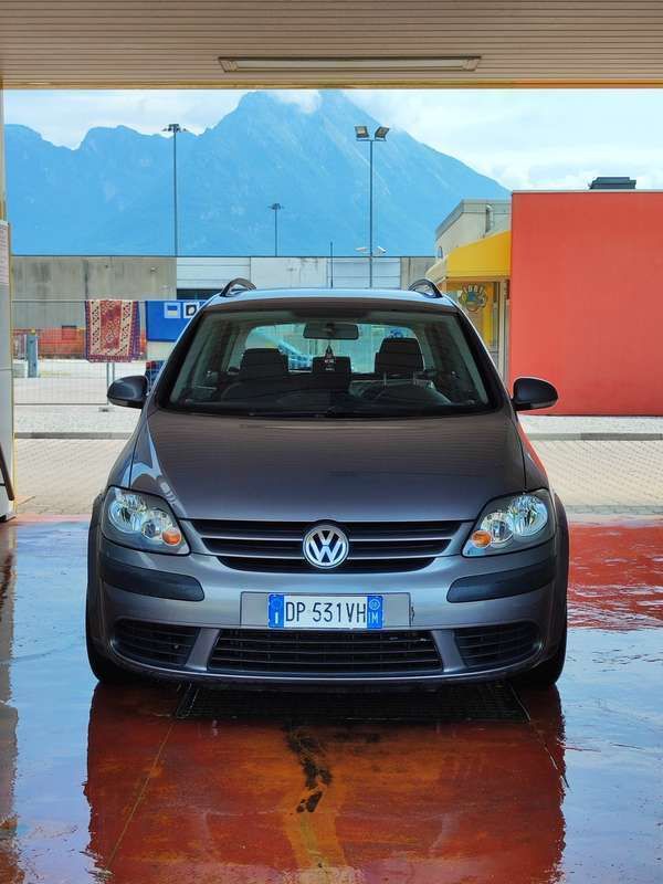 Usata 2008 VW Golf Plus Cross Highline Monovolume | 5500 € (Buon prezzo) - Immagine 1/4