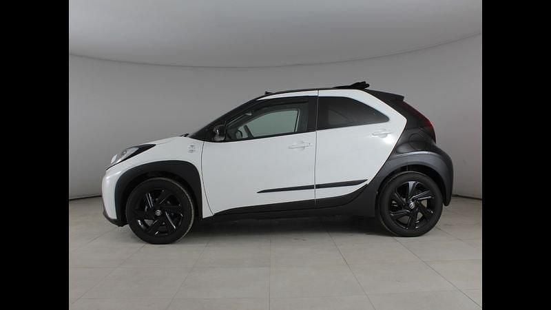 Usata Toyota Aygo X Trend 72 CV (52 kW) 2025 Bianco SUV