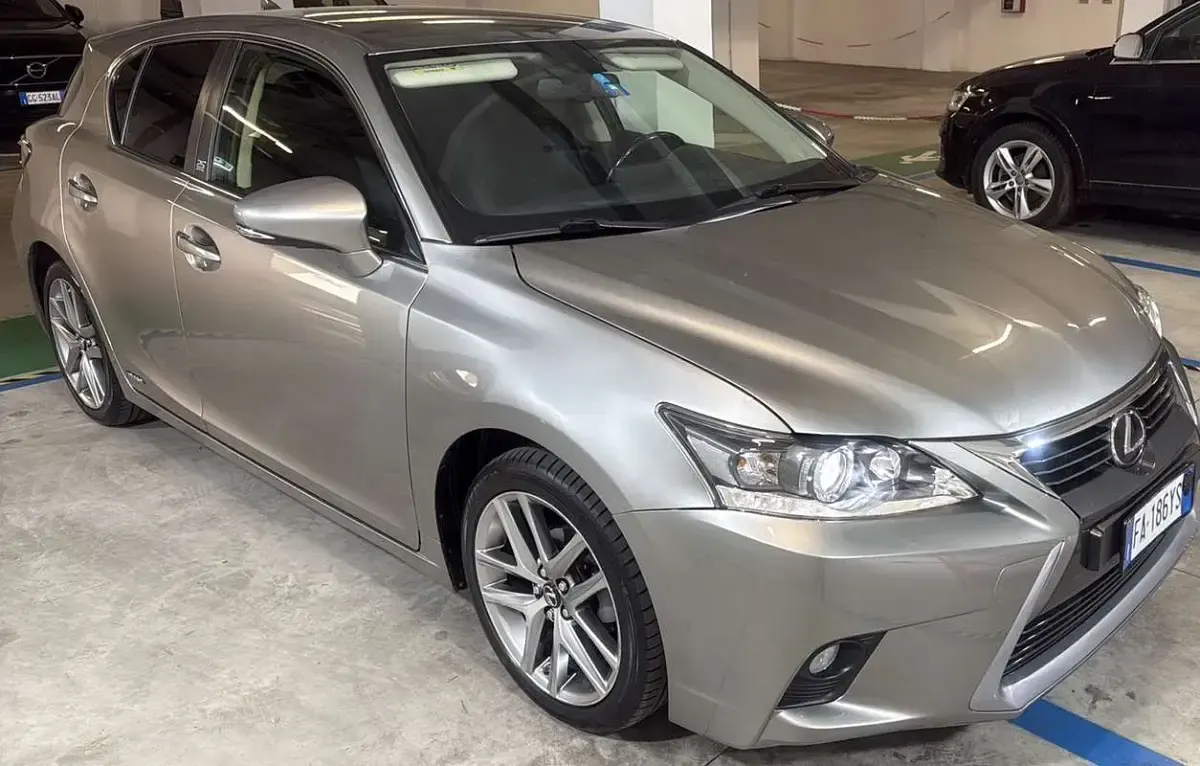 Usata Lexus CT200h 99 CV (72 kW) 2015 Bronzo Berlina