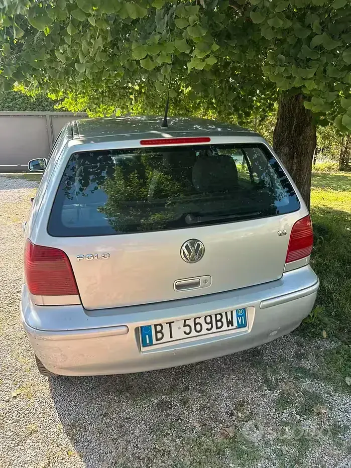 Usata VW Polo Comfortline 75 CV (55 kW) 2001 Grigio Berlina